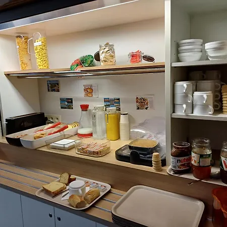 Unisotel Ex F1 호텔