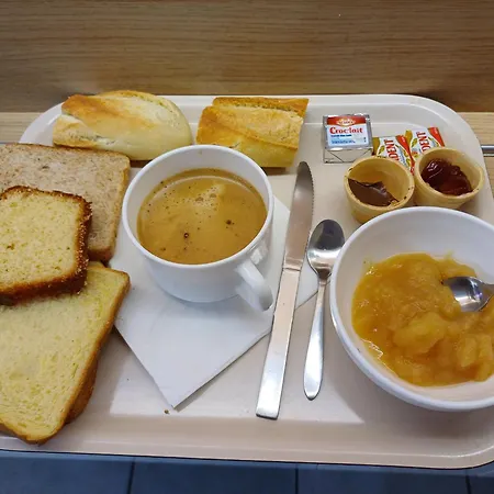 Unisotel Ex F1 호텔 생트