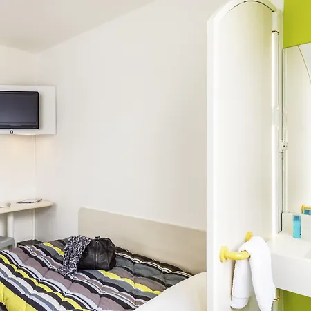 Unisotel Ex F1 2* 생트