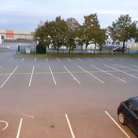 Unisotel Ex F1 호텔 생트