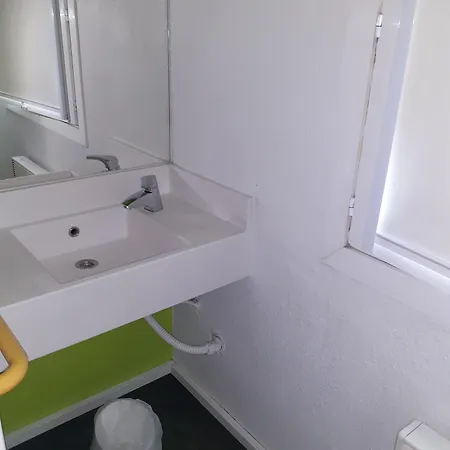 Unisotel Ex F1 Otel 2*