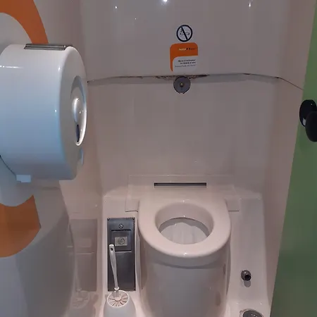 Unisotel Ex F1 Szálloda