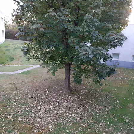 Unisotel Ex F1 Otel Saintes