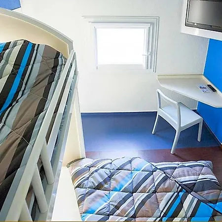 Unisotel Ex F1 Hotel Saintes