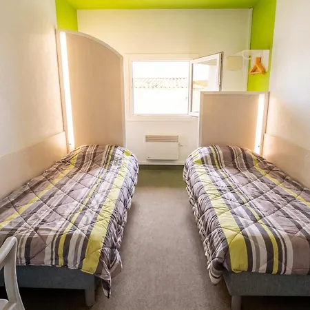 Hotel Unisotel Ex F1 Saintes