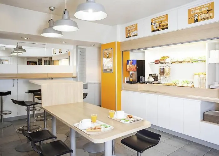 Hotel Hotelf1 Saintes